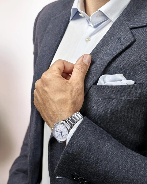 LONGINES